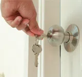 Global Locksmith Shop Chicago, IL 312-809-3980 - 14a-Unlock-Door